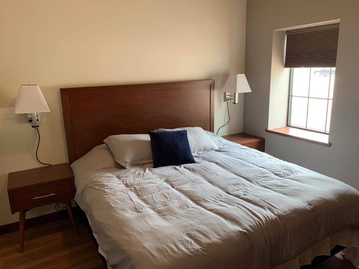 Stylish Ground Level Apartment Close To Everything ラピッドシティ エクステリア 写真